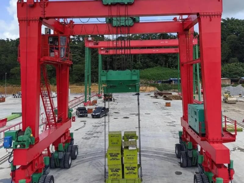 SEVENCRANE-Rubber Tyred Gantry Crane 2
